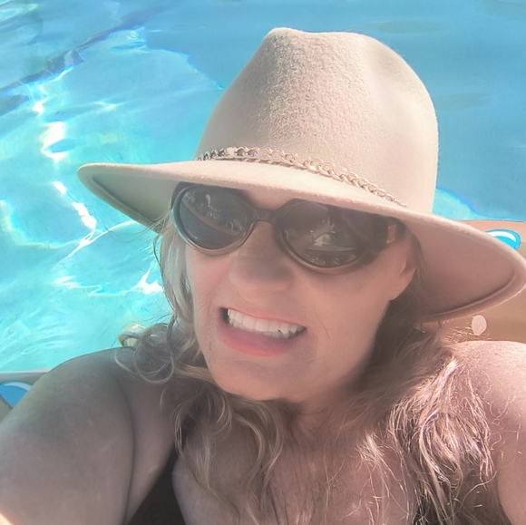 Meet the Posher Other - Like For Live Shows Please Don't Bid